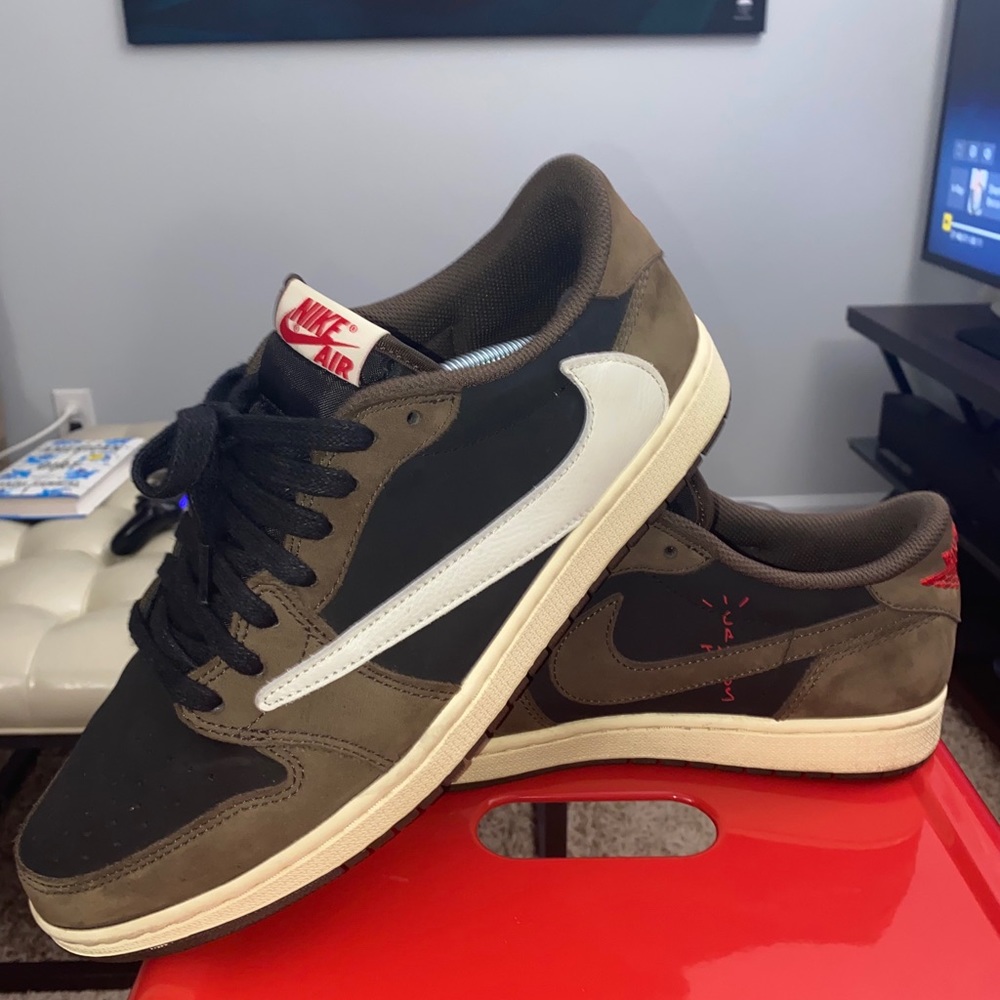 Jordan 1 Low Travis Scott size 11
